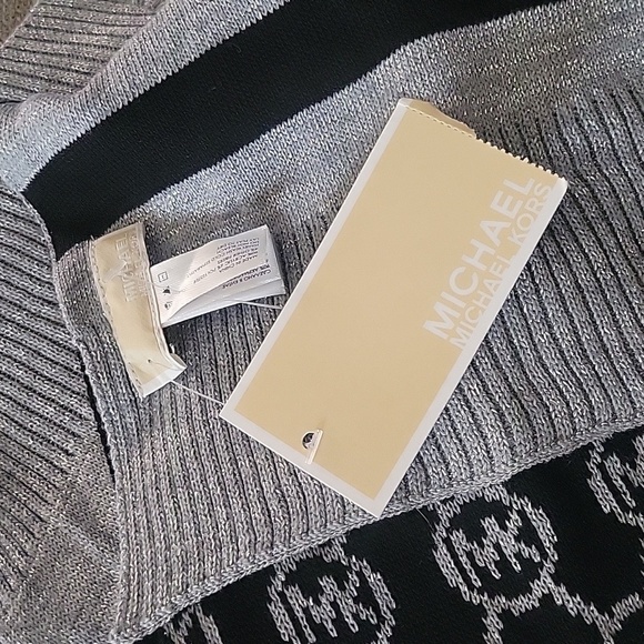 Michael Kors scarf NWT size 0/S black/gray/ silver color. - Picture 7 of 7